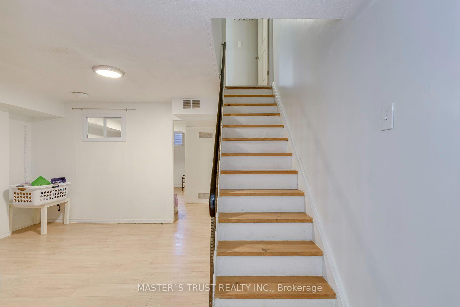 Photo 34 of 44 Tangle Briar Way, North York, Bayview Village — HOMEH