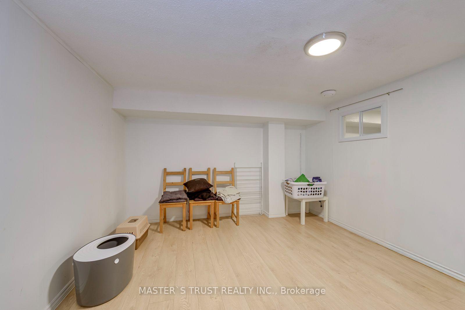 Photo 35 of 44 Tangle Briar Way, North York, Bayview Village — HOMEH