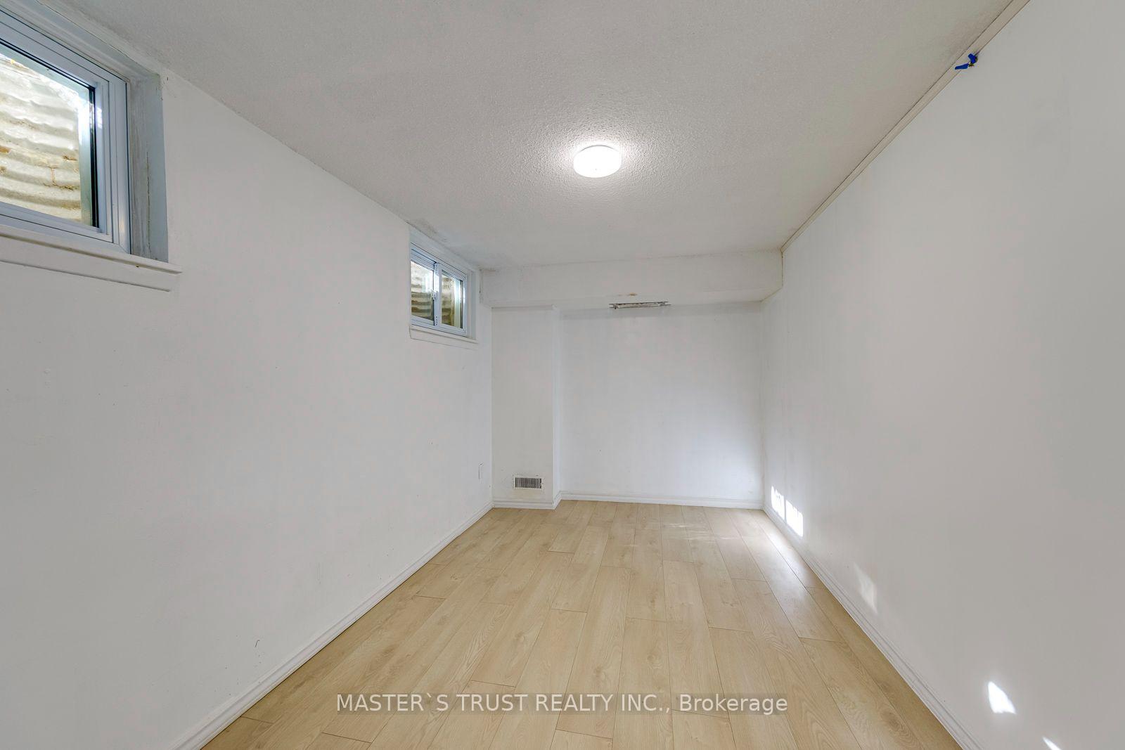 Photo 37 of 44 Tangle Briar Way, North York, Bayview Village — HOMEH