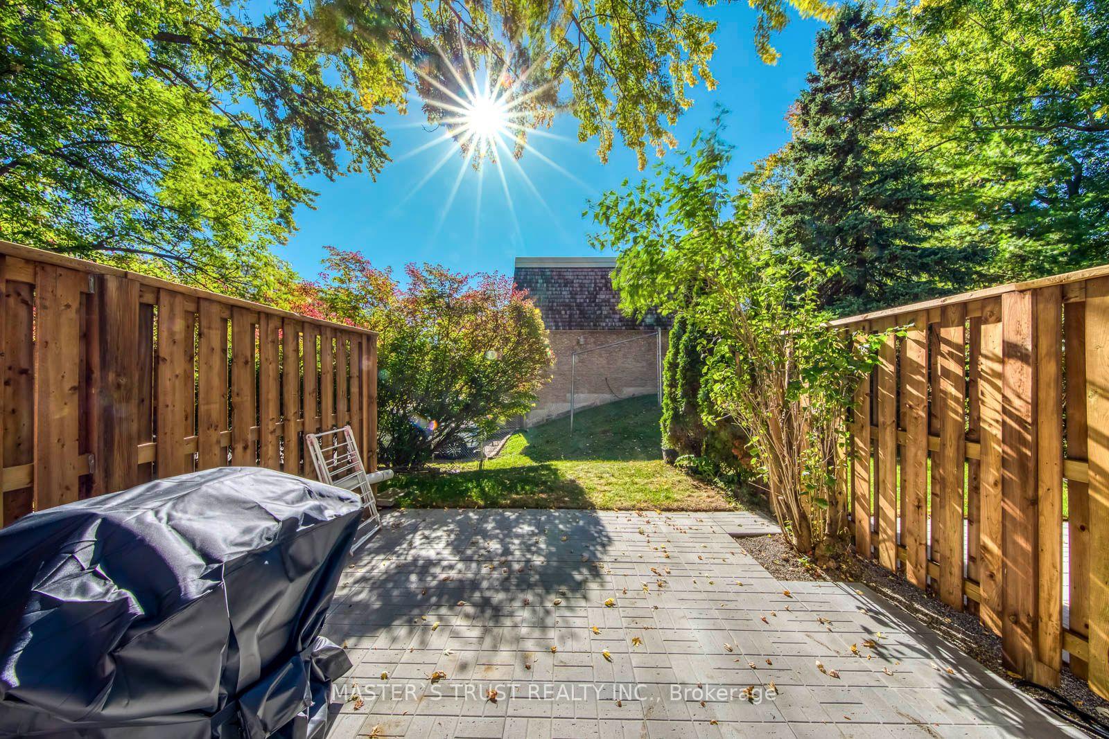 Photo 41 of 44 Tangle Briar Way, North York, Bayview Village — HOMEH
