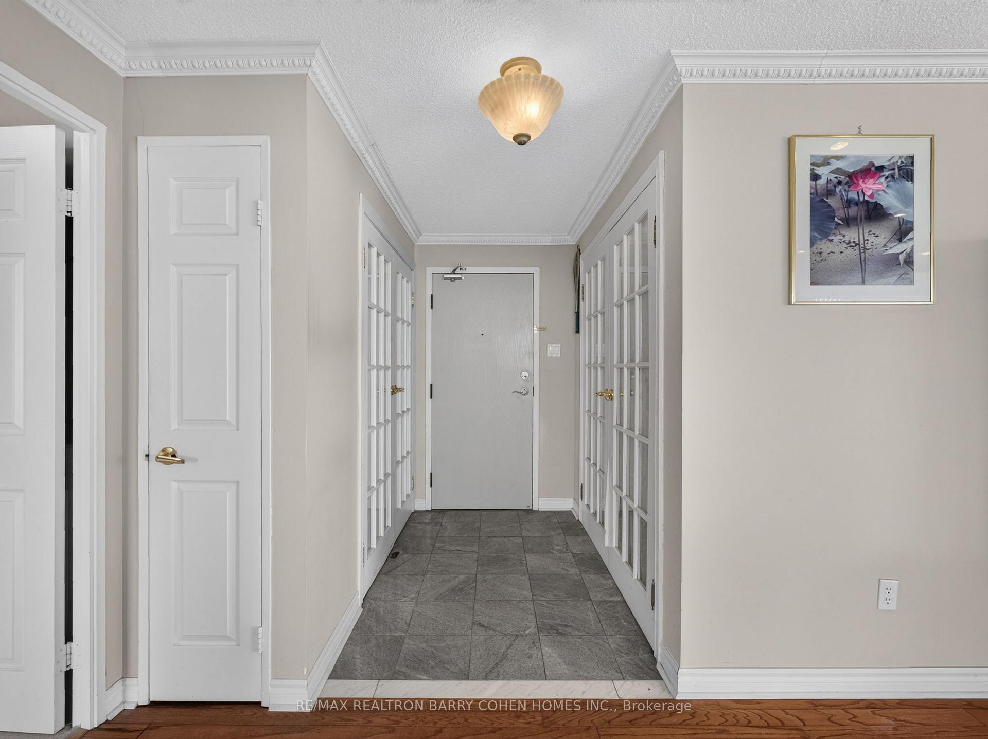 Photo 3 of Unit 2009, 700 Constellation Drive, Mississauga, Hurontario — HOMEH