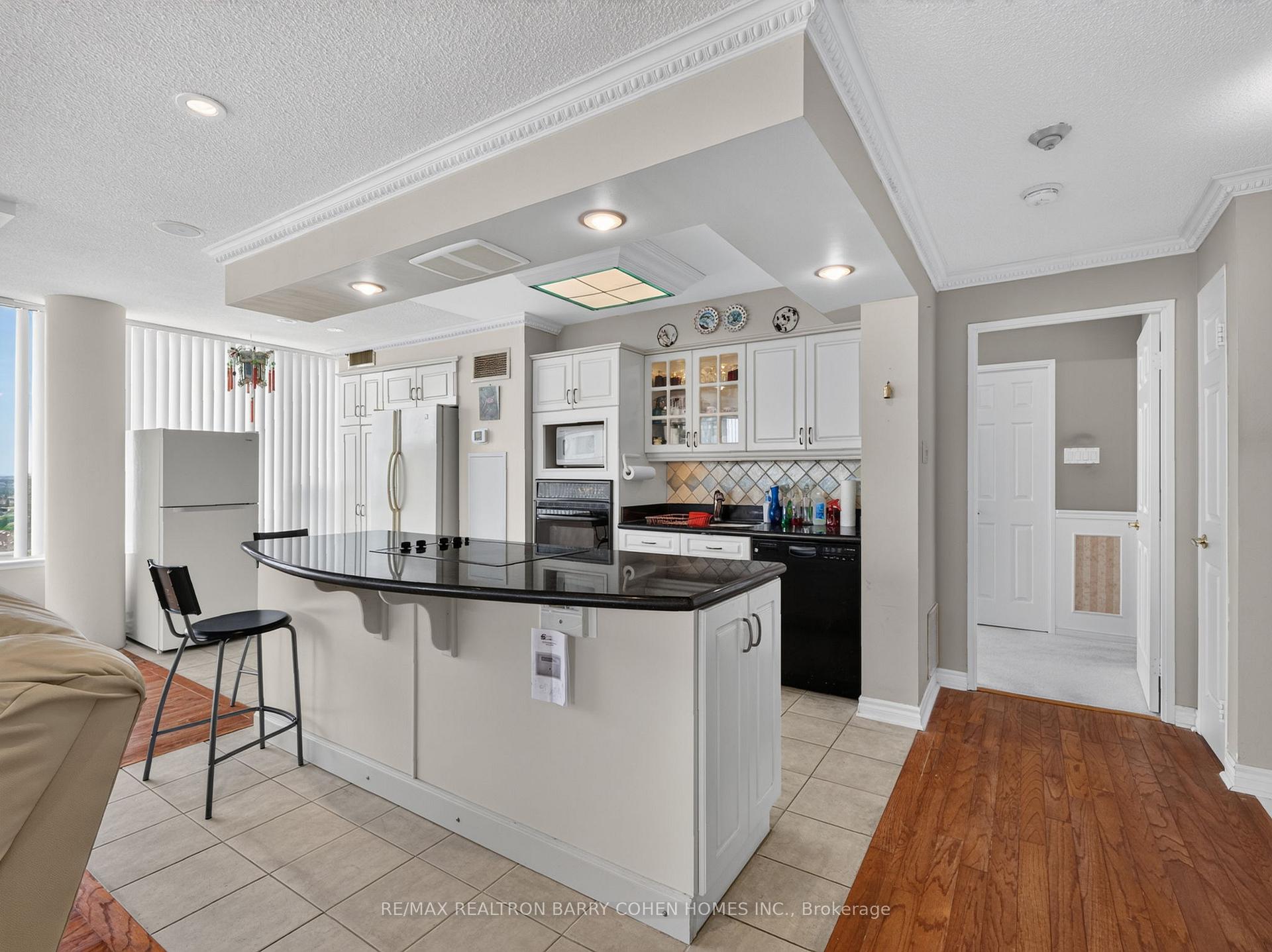 Photo 6 of Unit 2009, 700 Constellation Drive, Mississauga, Hurontario — HOMEH