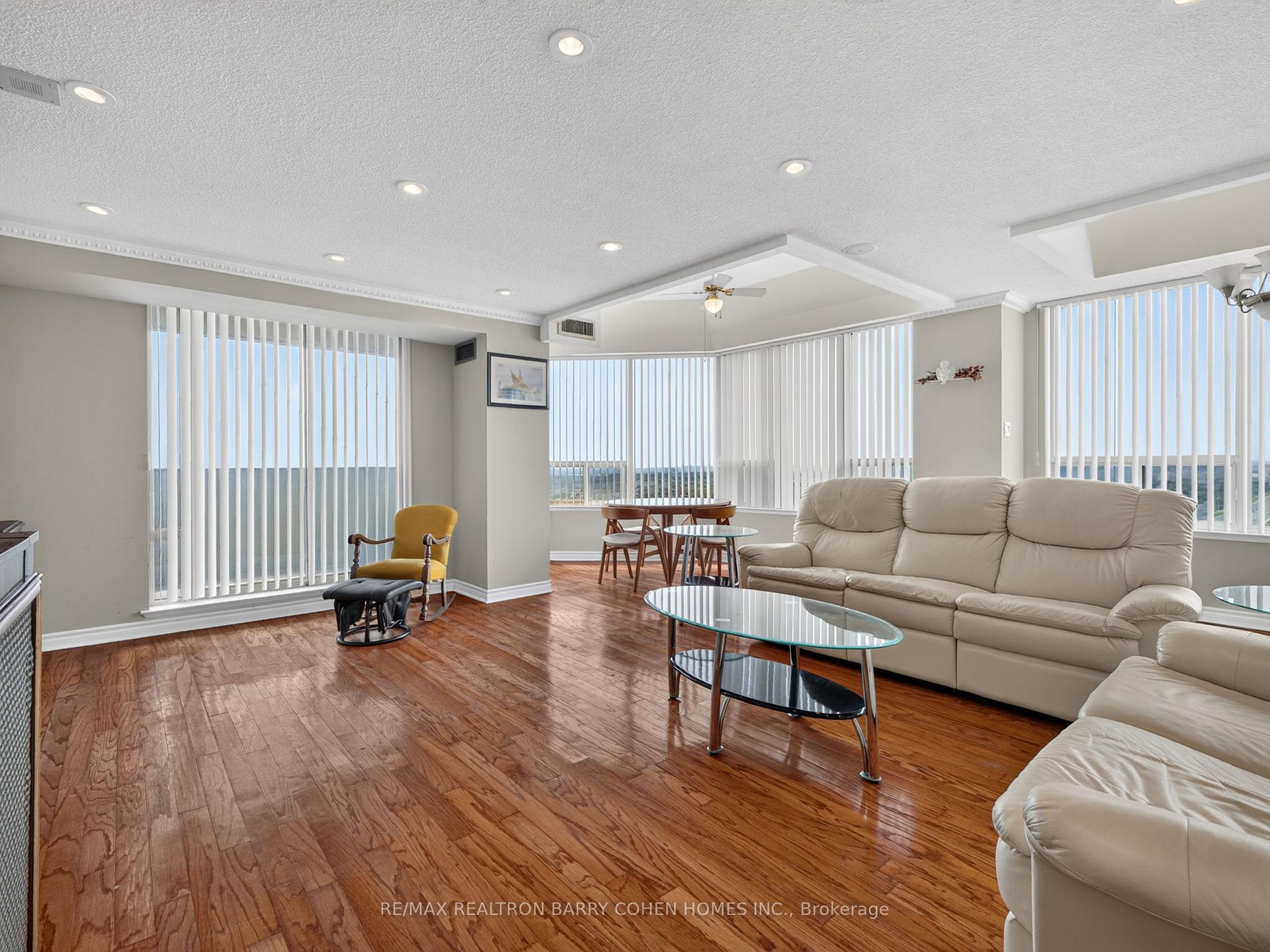 Photo 9 of Unit 2009, 700 Constellation Drive, Mississauga, Hurontario — HOMEH