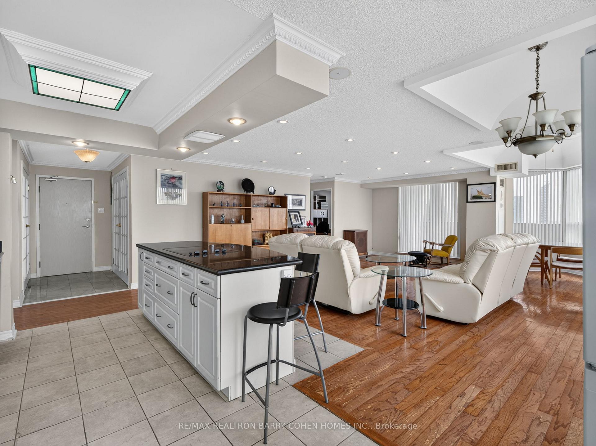 Photo 7 of Unit 2009, 700 Constellation Drive, Mississauga, Hurontario — HOMEH