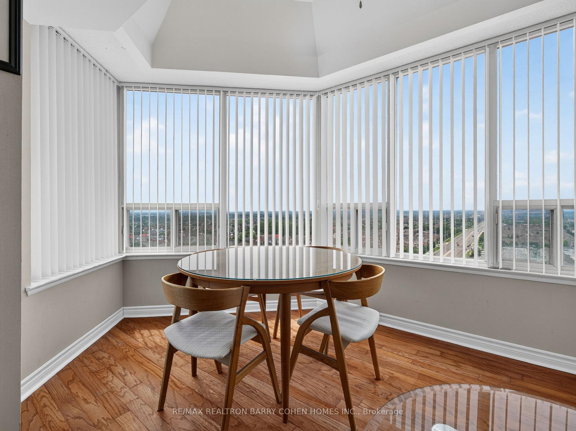 Photo 10 of Unit 2009, 700 Constellation Drive, Mississauga, Hurontario — HOMEH