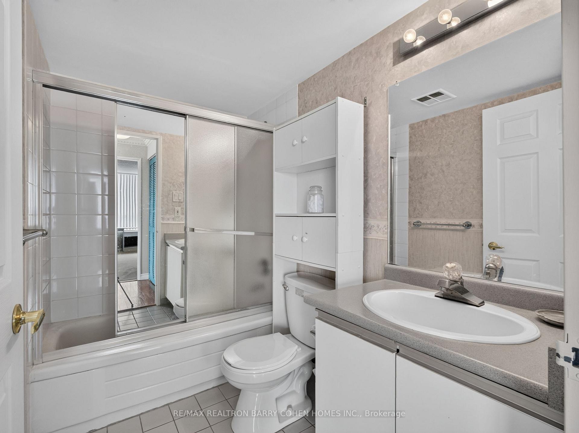 Photo 15 of Unit 2009, 700 Constellation Drive, Mississauga, Hurontario — HOMEH