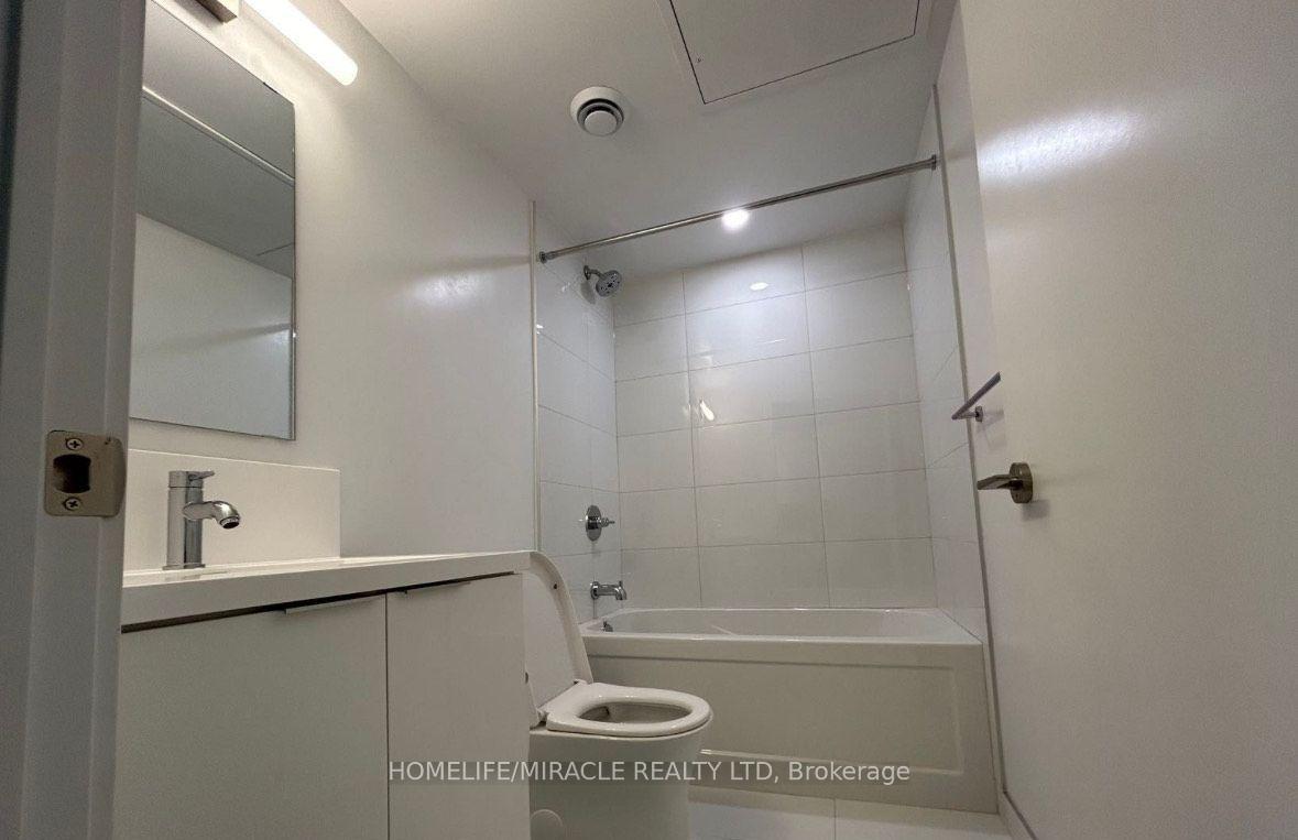 Photo 7 of Unit 2421, 230 Simcoe Street, Toronto, Kensington-Chinatown — HOMEH