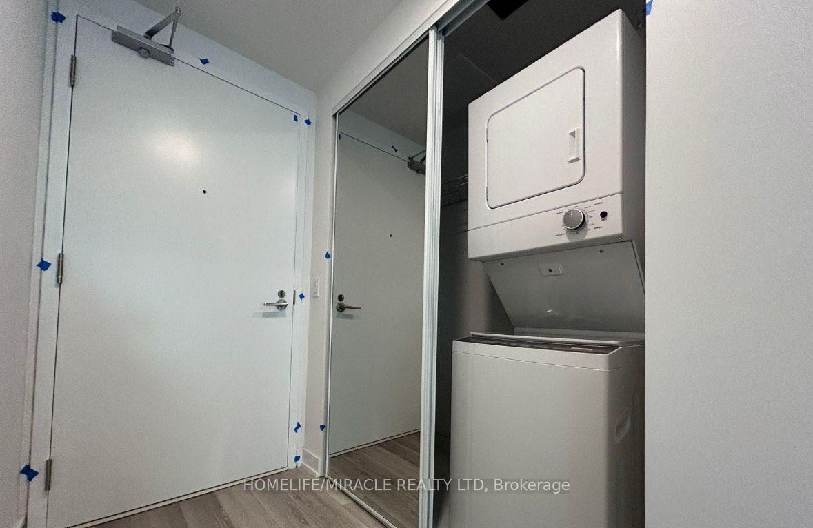 Photo 10 of Unit 2421, 230 Simcoe Street, Toronto, Kensington-Chinatown — HOMEH