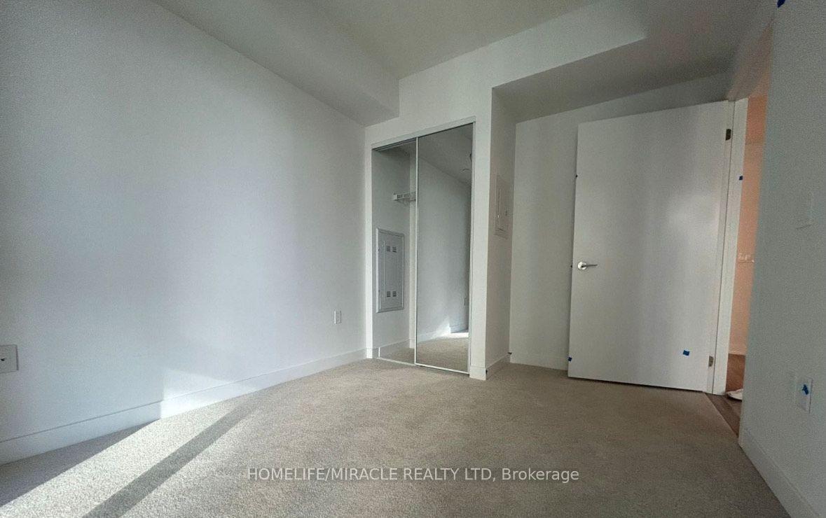 Photo 11 of Unit 2421, 230 Simcoe Street, Toronto, Kensington-Chinatown — HOMEH