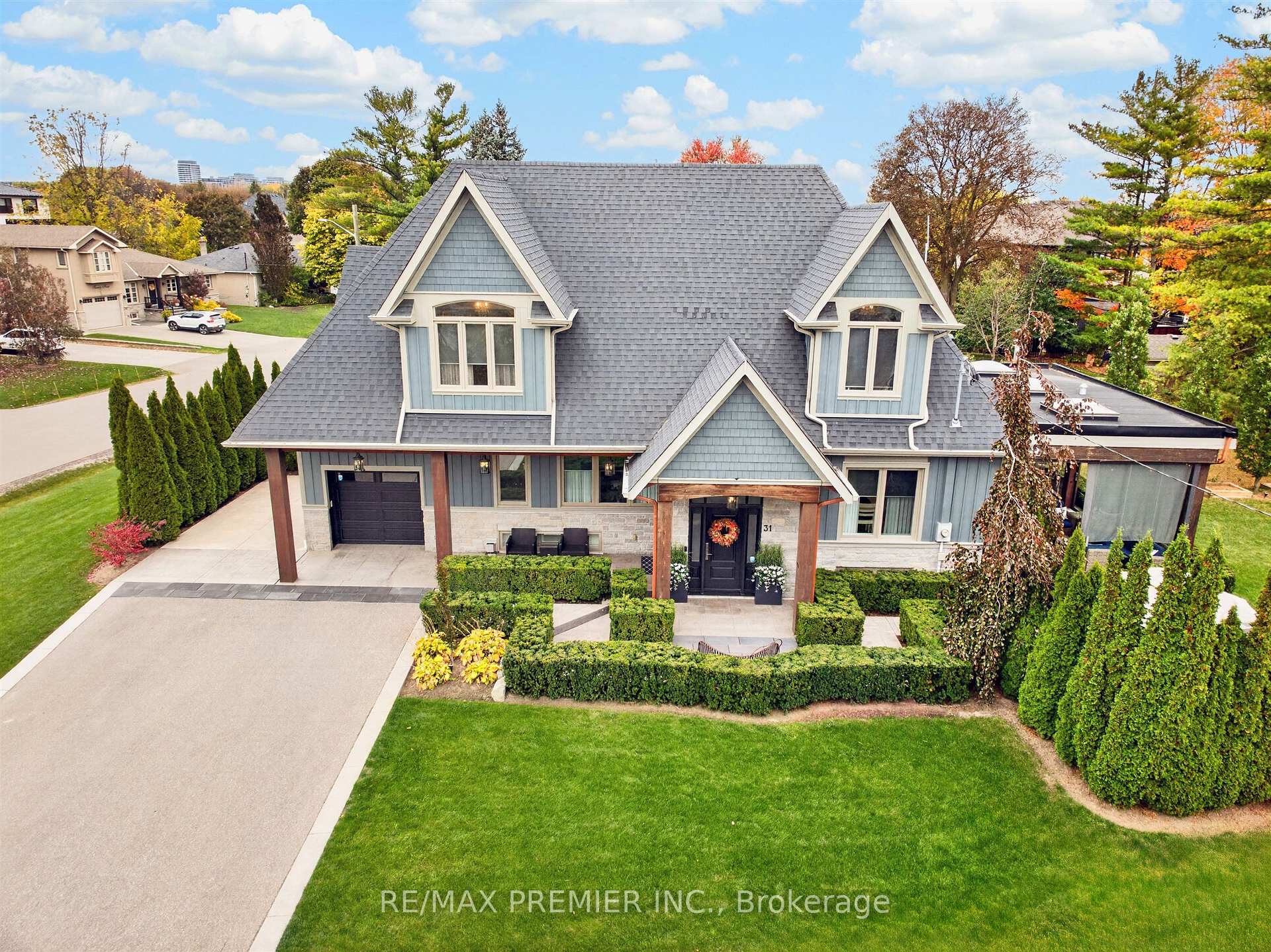 Photo 3 of 31 Malaren Road, Vaughan, Maple — HOMEH