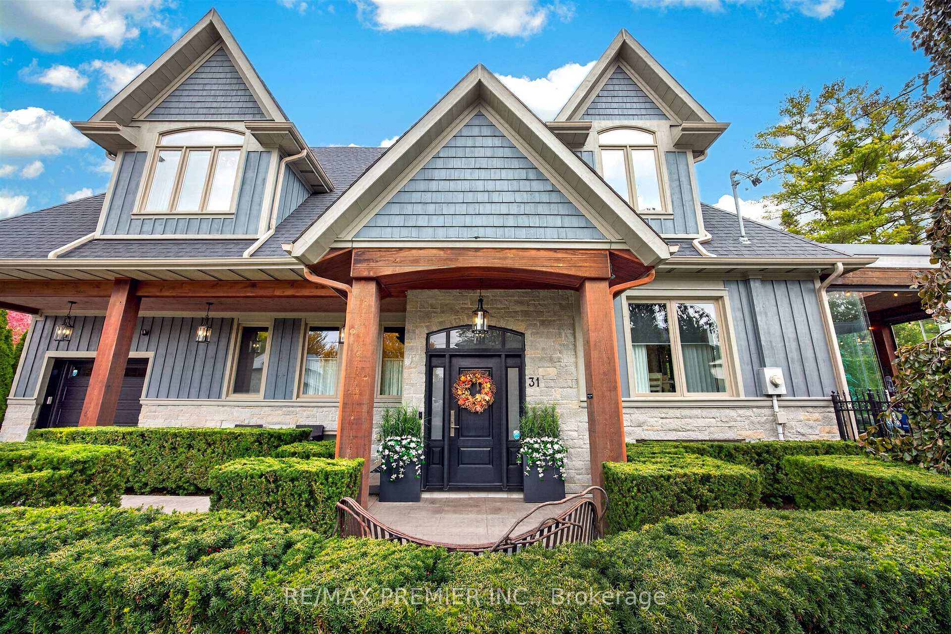Photo 5 of 31 Malaren Road, Vaughan, Maple — HOMEH