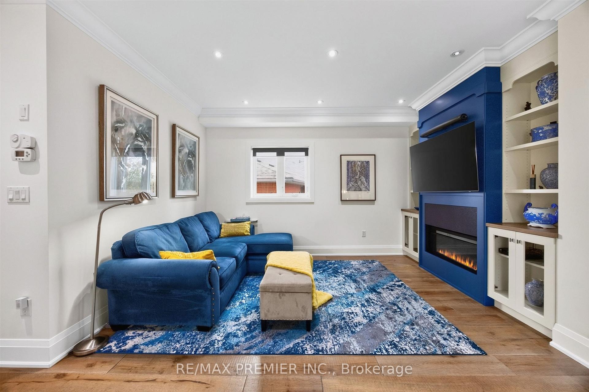 Photo 8 of 31 Malaren Road, Vaughan, Maple — HOMEH
