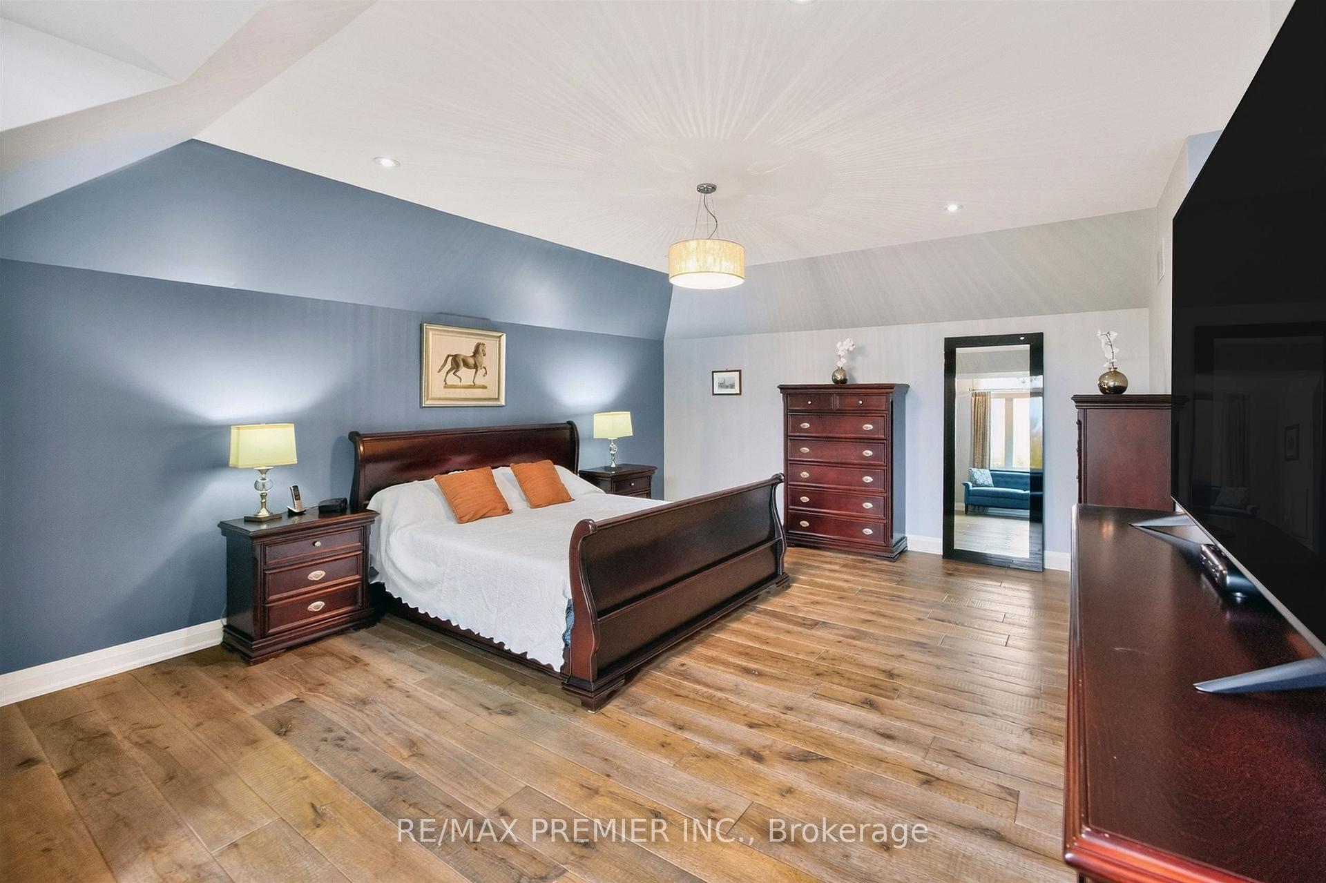 Photo 19 of 31 Malaren Road, Vaughan, Maple — HOMEH