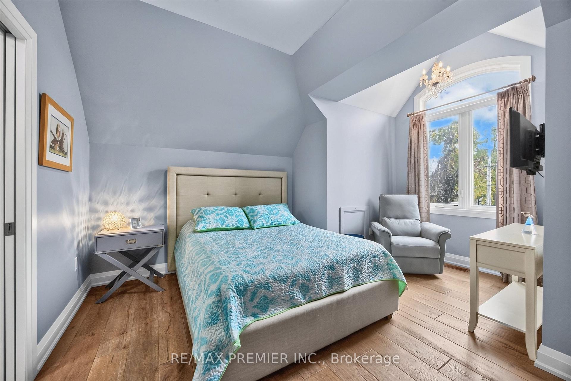 Photo 22 of 31 Malaren Road, Vaughan, Maple — HOMEH