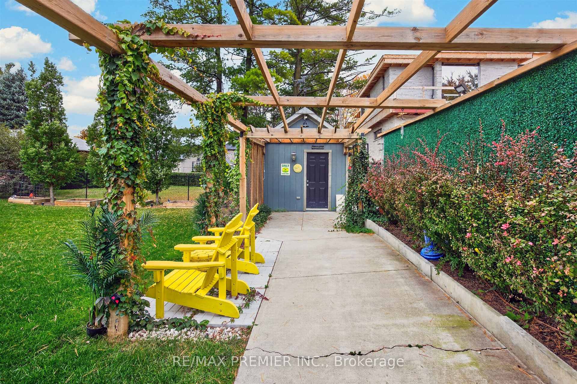 Photo 42 of 31 Malaren Road, Vaughan, Maple — HOMEH