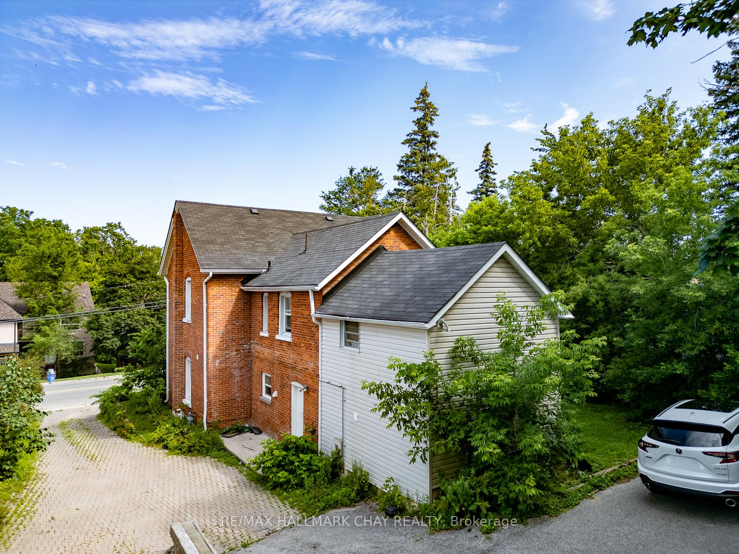 Photo 5 of 9 Penetang Street, Barrie, Codrington — HOMEH