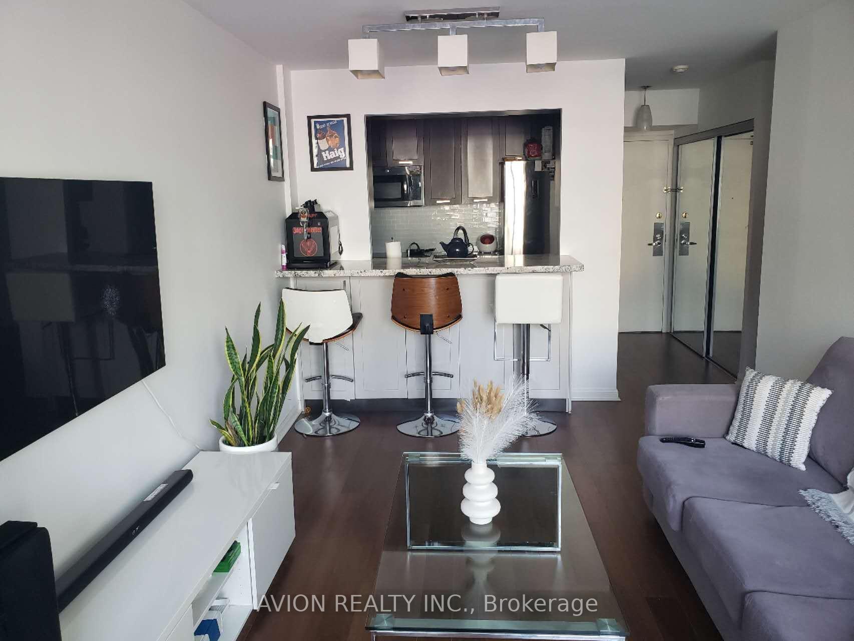 Photo 4 of Unit 515, 5 Rosehill Avenue, Toronto, Rosedale-Moore Park — HOMEH