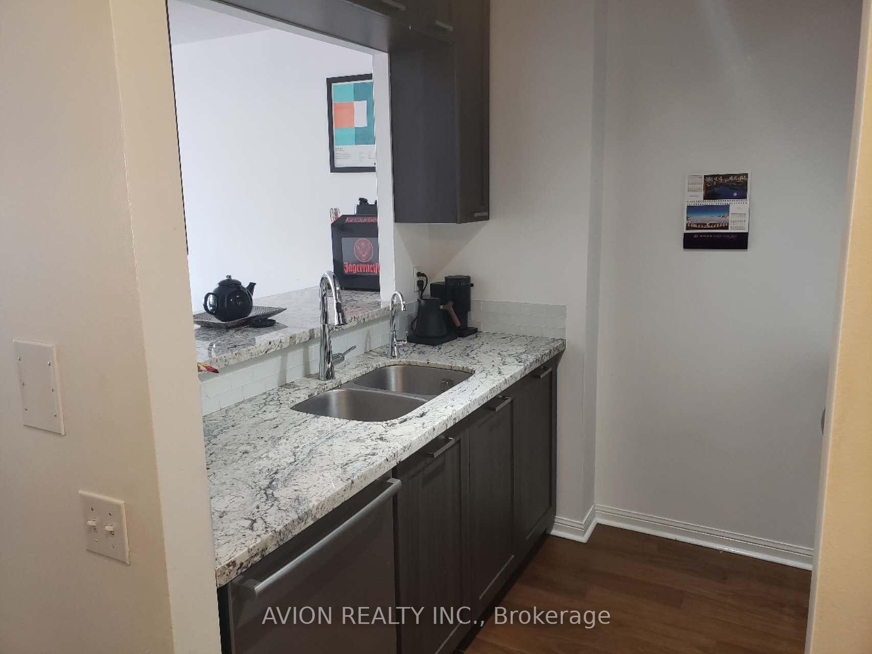 Photo 5 of Unit 515, 5 Rosehill Avenue, Toronto, Rosedale-Moore Park — HOMEH