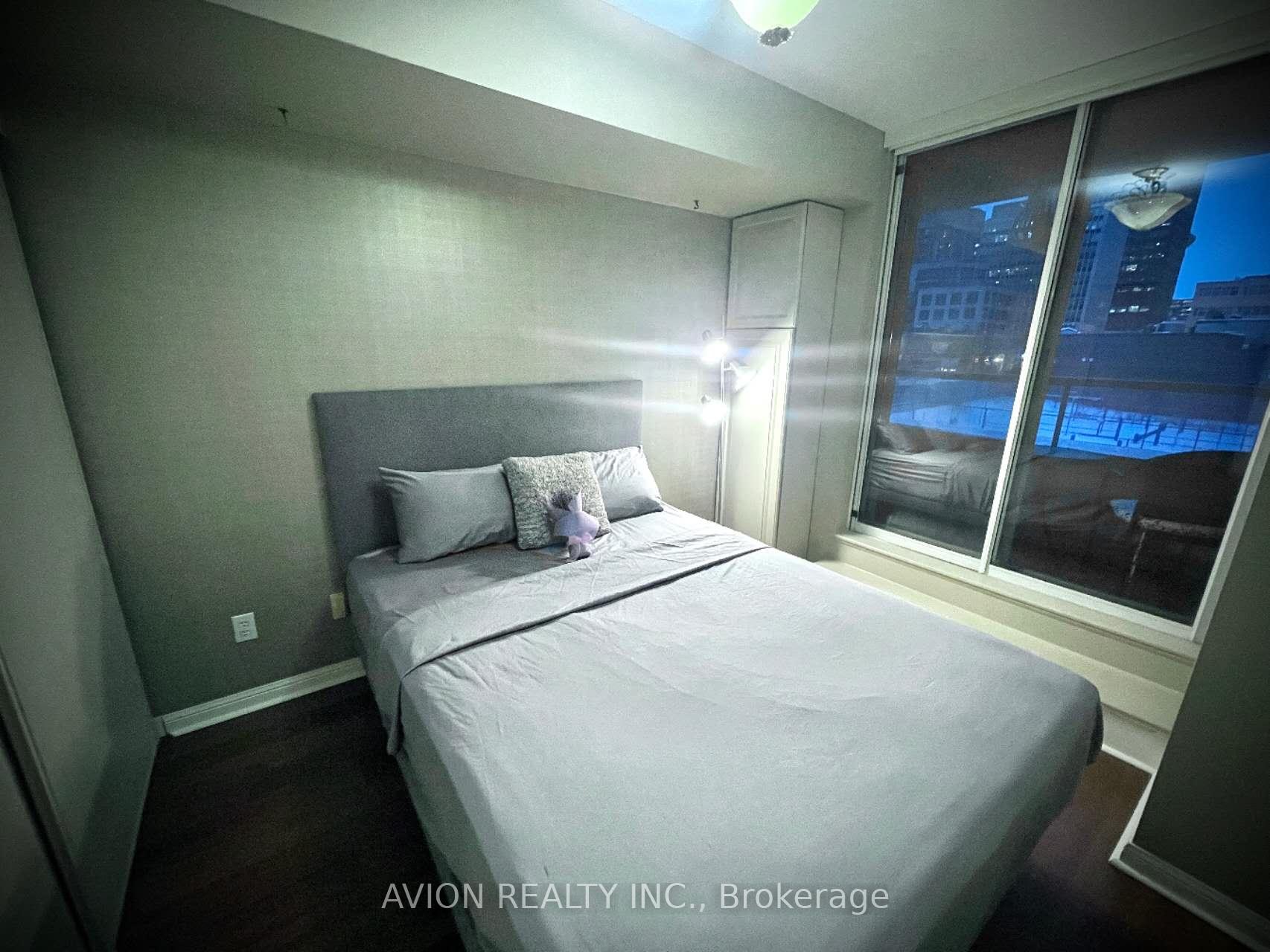 Photo 8 of Unit 515, 5 Rosehill Avenue, Toronto, Rosedale-Moore Park — HOMEH