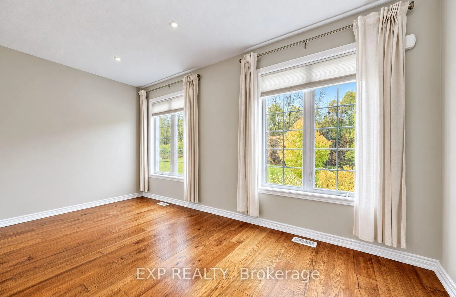 Photo 8 of Unit 12, 30 Balmoral Street, Brant, Paris — HOMEH