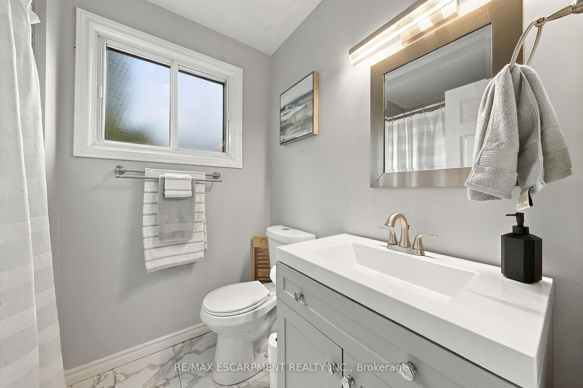 Photo 10 of 429 Limeridge Road W, Hamilton, Rolston — HOMEH