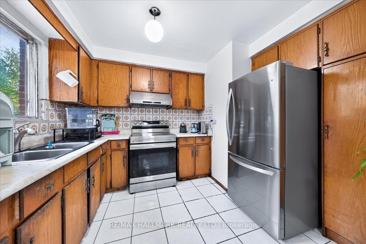 Photo 5 of 67 Aldergrove Avenue, Toronto, Woodbine Corridor — HOMEH