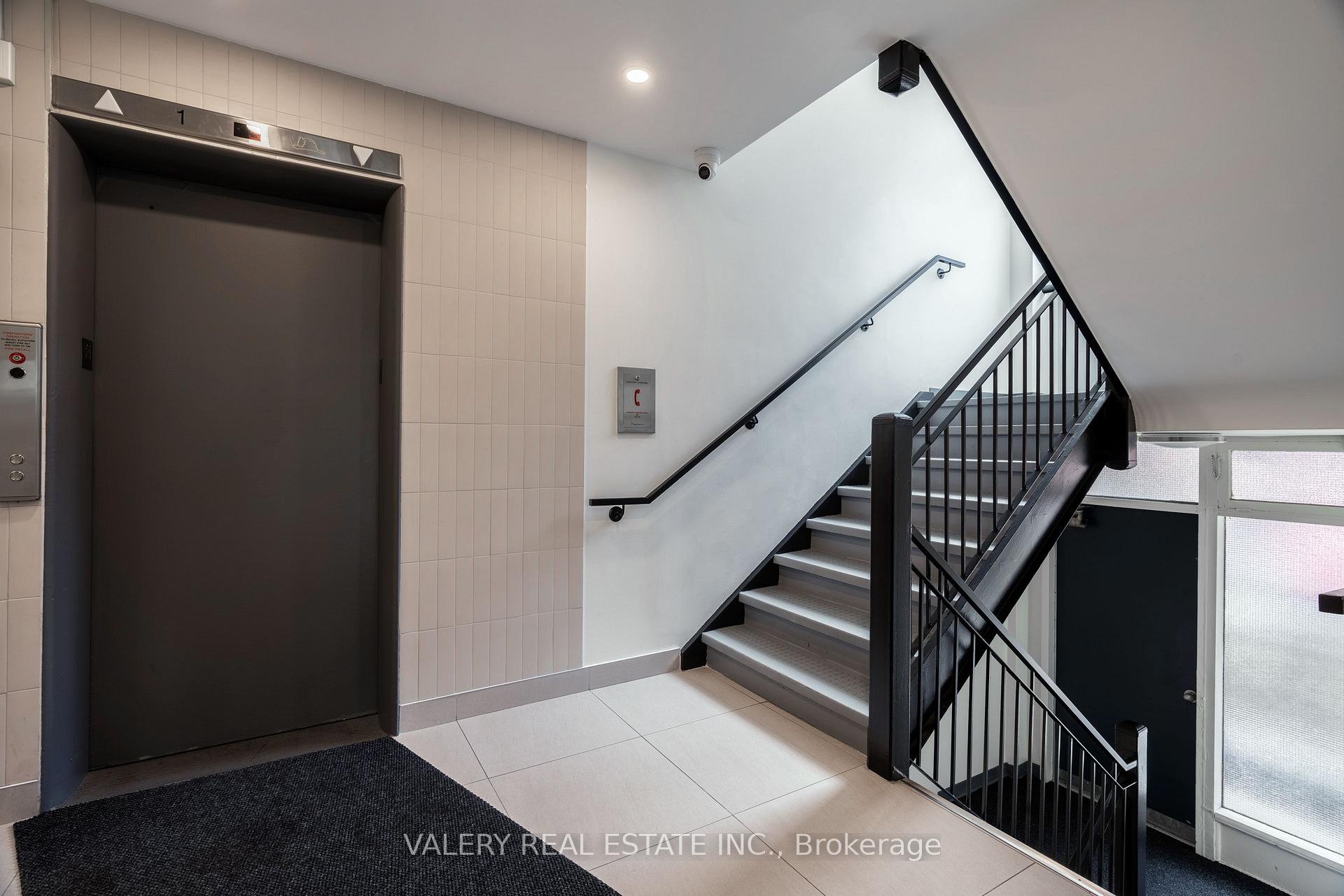 Photo 5 of Unit 403, 161 St. George Street, Toronto, The Annex — HOMEH