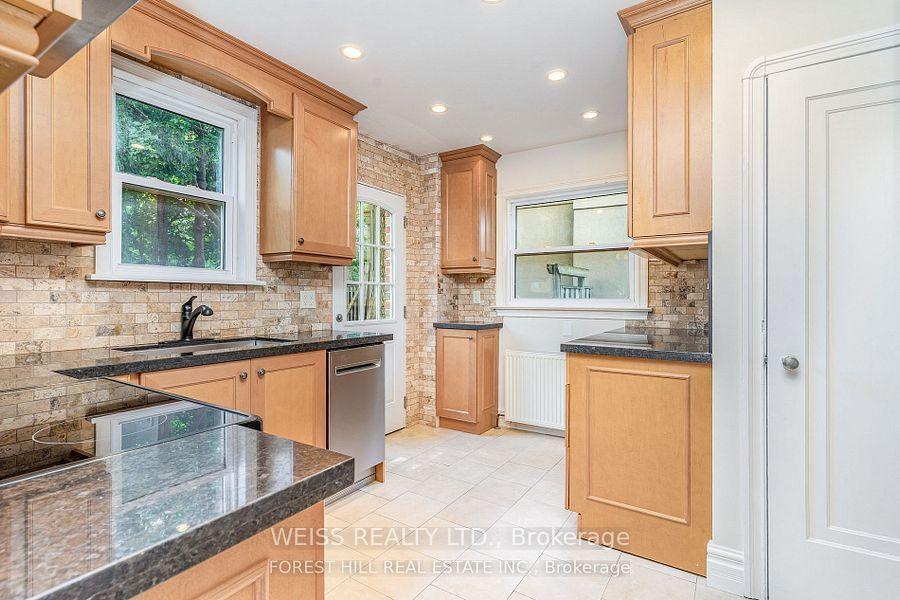 Photo 6 of 65 Prince Charles Drive, Toronto, Englemount-Lawrence — HOMEH