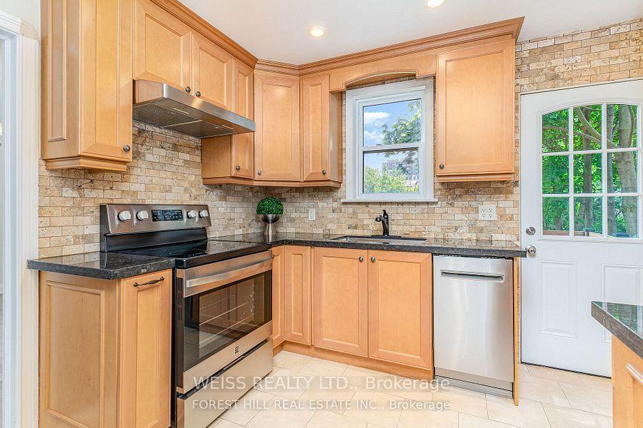 Photo 7 of 65 Prince Charles Drive, Toronto, Englemount-Lawrence — HOMEH
