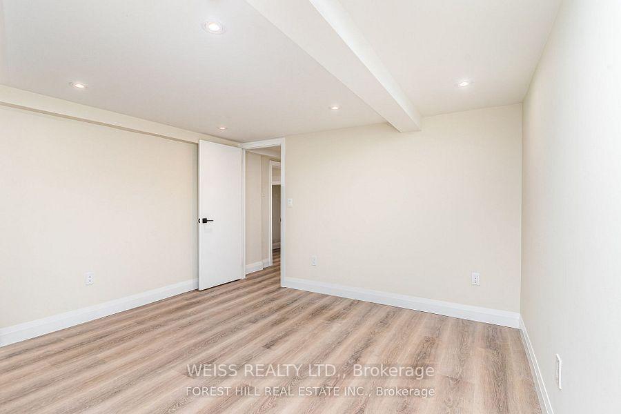 Photo 11 of 65 Prince Charles Drive, Toronto, Englemount-Lawrence — HOMEH