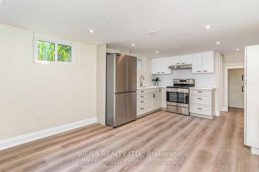 Photo 23 of 65 Prince Charles Drive, Toronto, Englemount-Lawrence — HOMEH