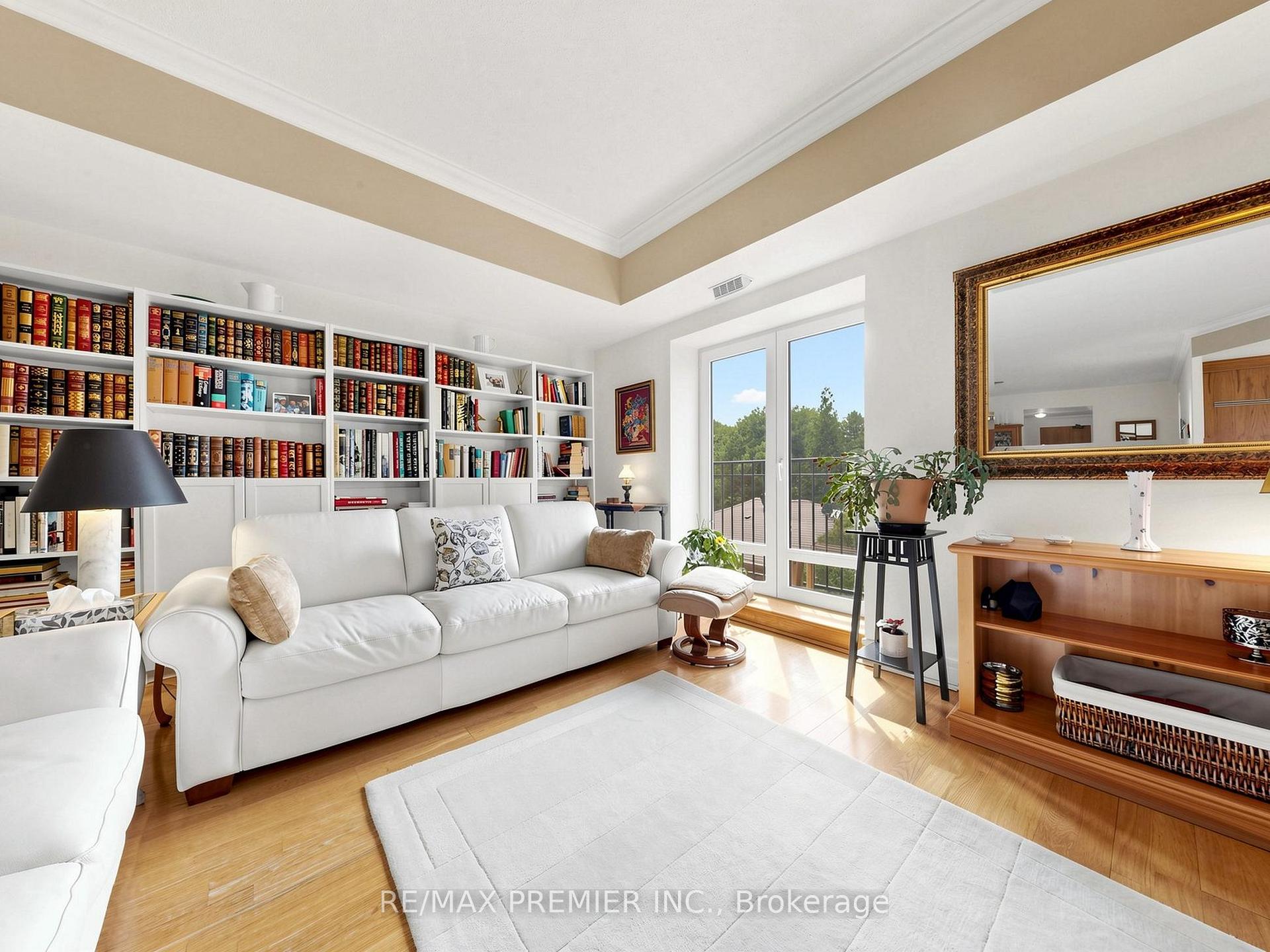 Photo 6 of Unit #301, 30 Anglesey Boulevard, Etobicoke, Edenbridge-Humber Valley — HOMEH