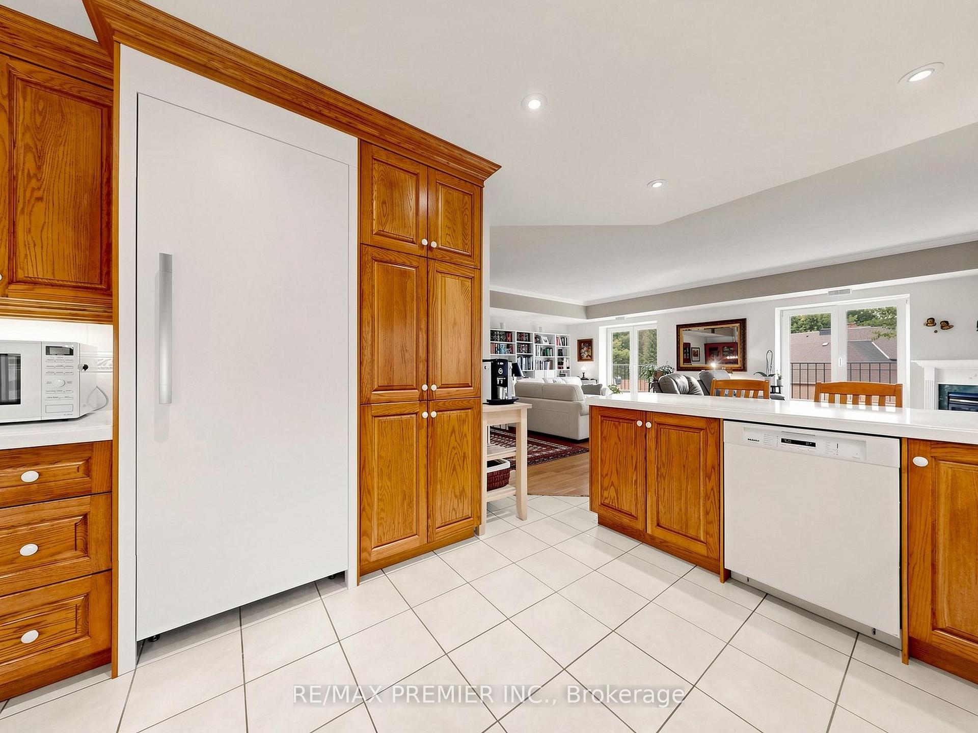 Photo 14 of Unit #301, 30 Anglesey Boulevard, Etobicoke, Edenbridge-Humber Valley — HOMEH