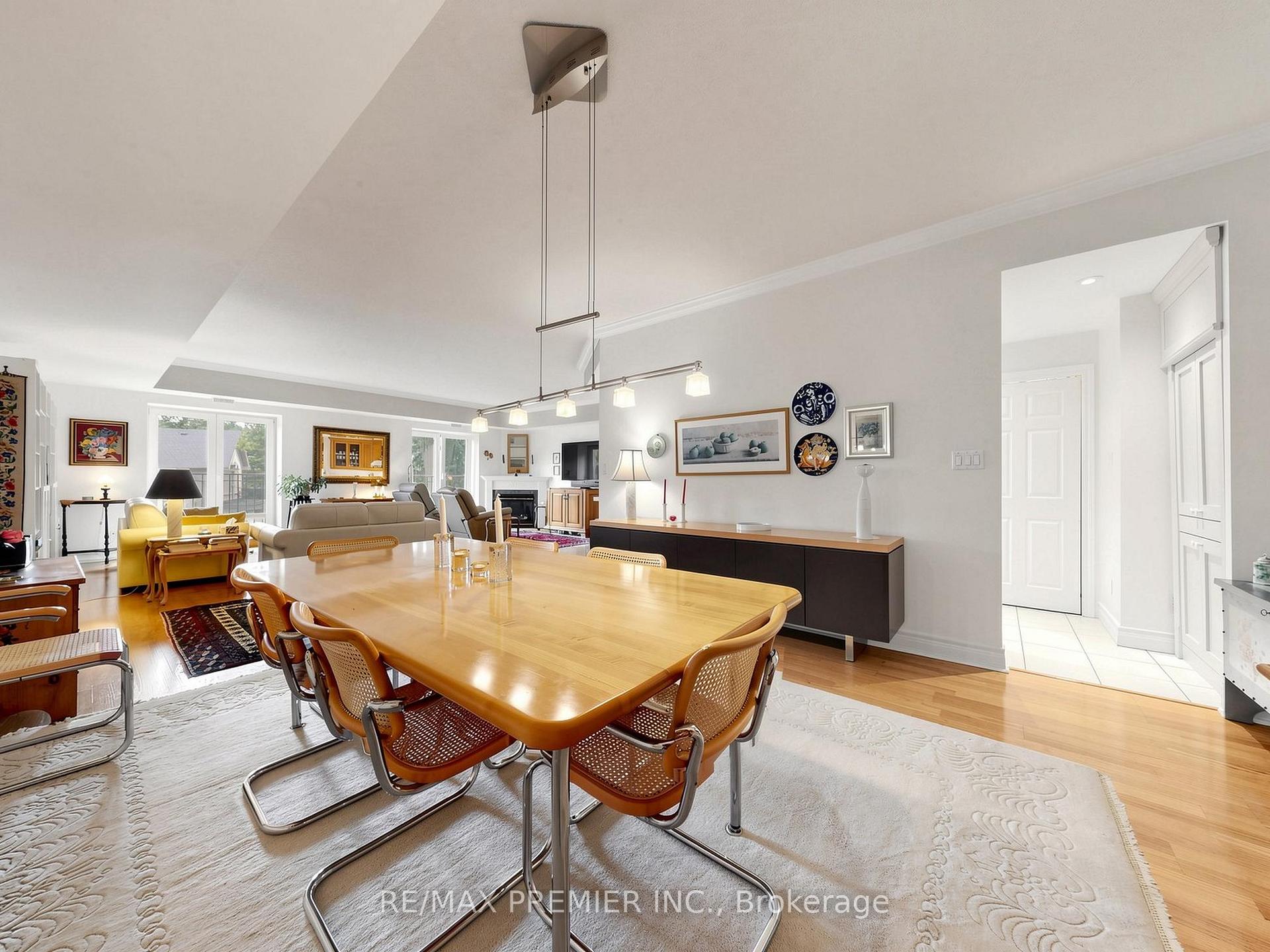 Photo 18 of Unit #301, 30 Anglesey Boulevard, Etobicoke, Edenbridge-Humber Valley — HOMEH