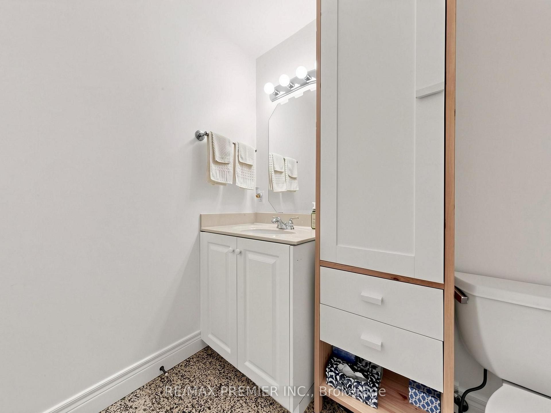 Photo 20 of Unit #301, 30 Anglesey Boulevard, Etobicoke, Edenbridge-Humber Valley — HOMEH