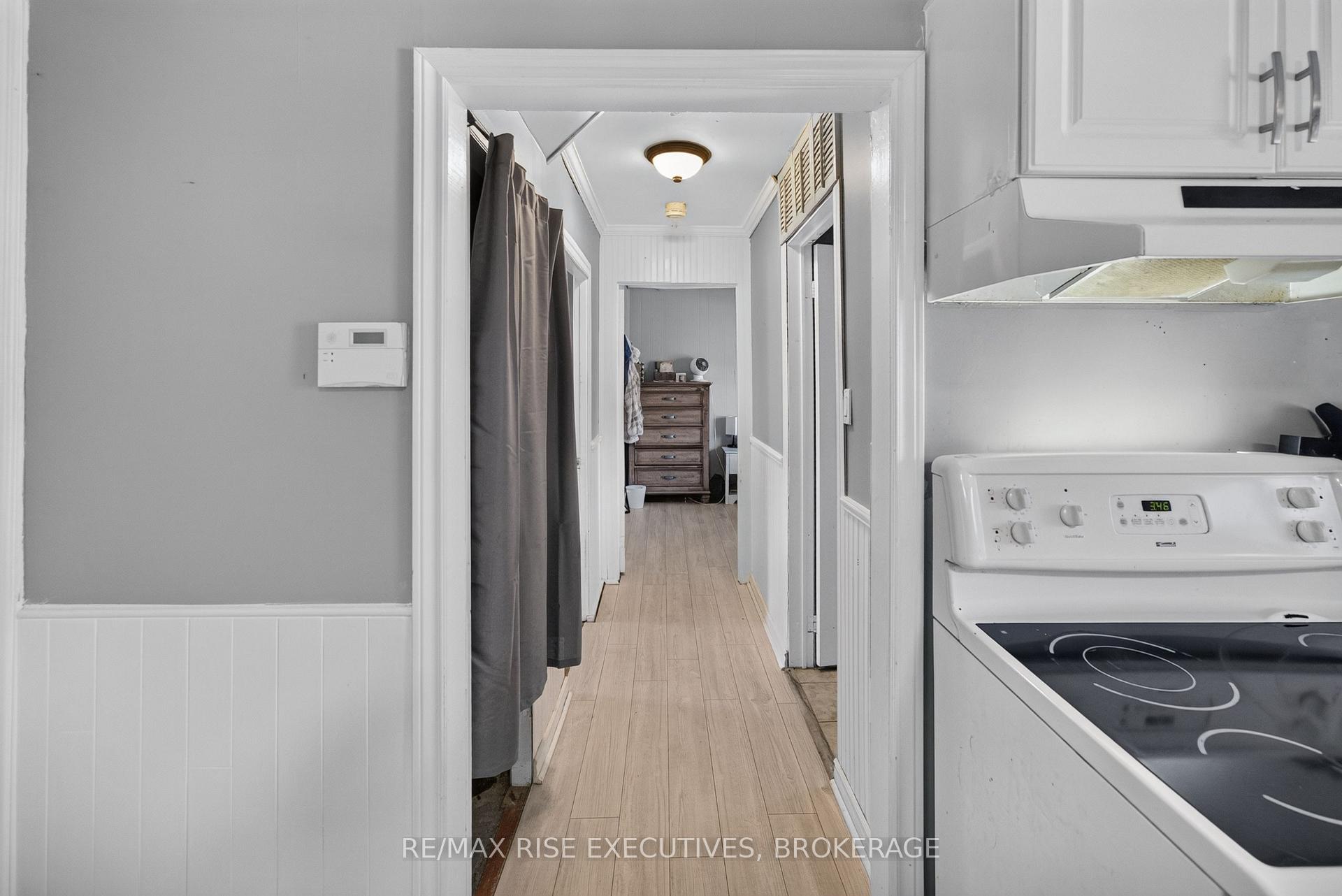 Photo 6 of 10-12 Manitou Crescent, Loyalist, Amherstview — HOMEH