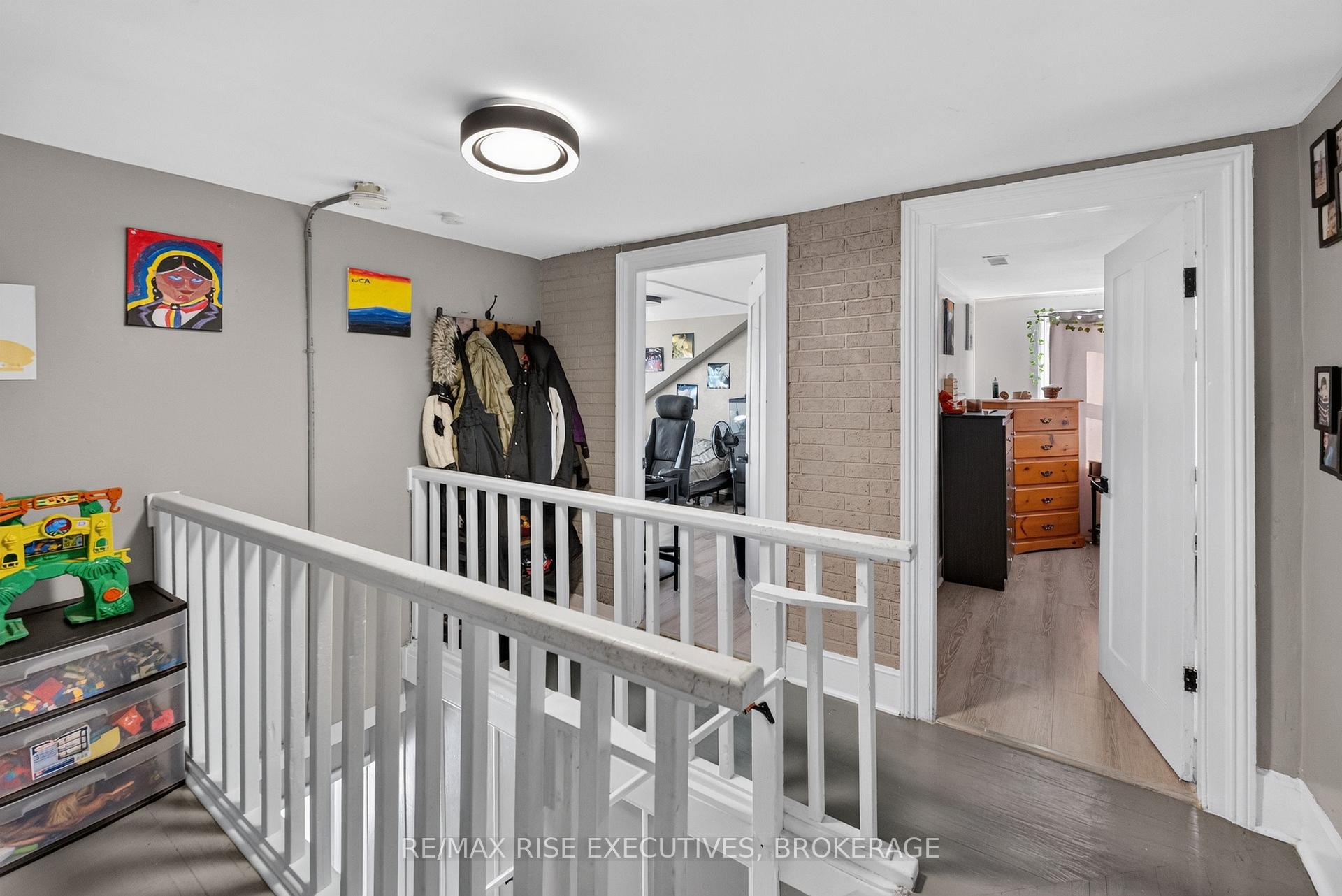Photo 8 of 10-12 Manitou Crescent, Loyalist, Amherstview — HOMEH