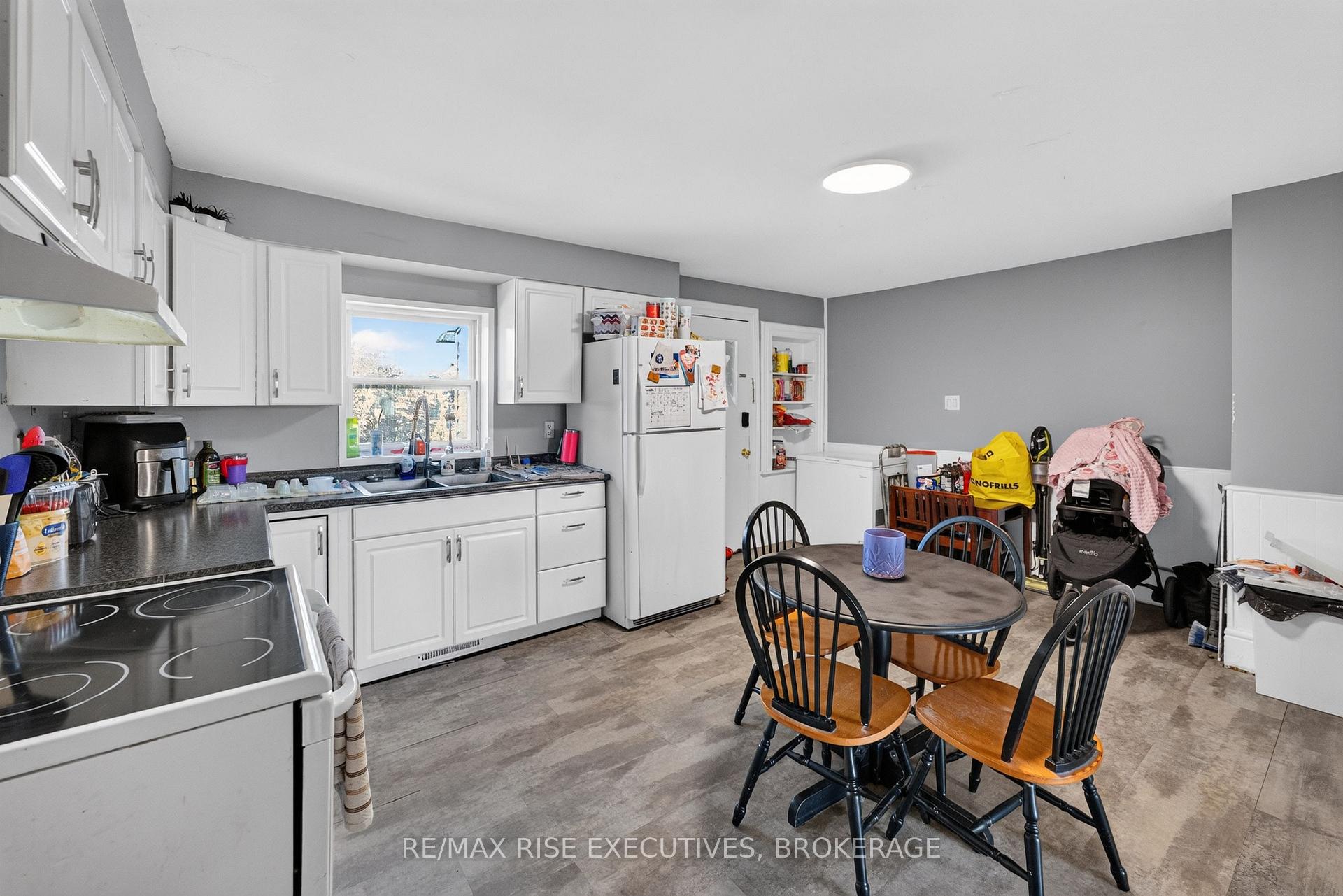Photo 11 of 10-12 Manitou Crescent, Loyalist, Amherstview — HOMEH