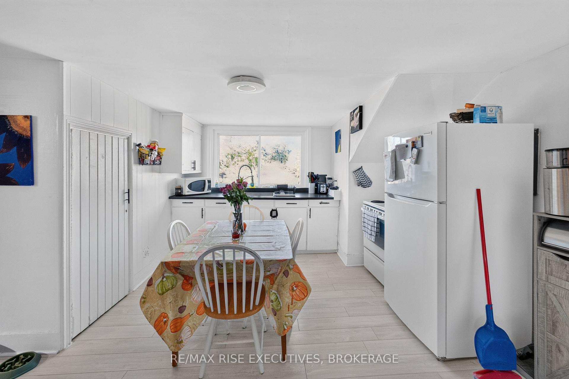 Photo 13 of 10-12 Manitou Crescent, Loyalist, Amherstview — HOMEH