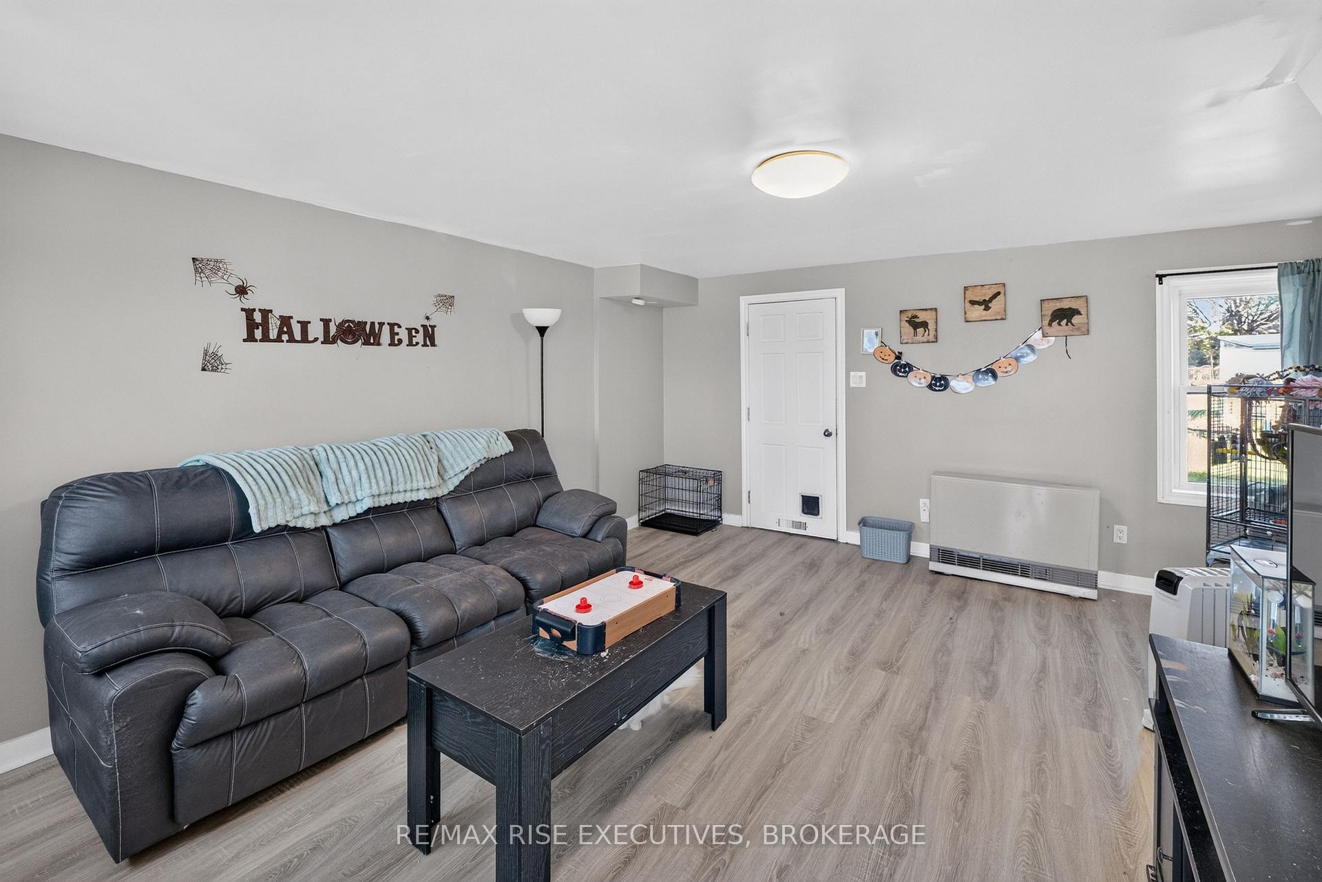 Photo 15 of 10-12 Manitou Crescent, Loyalist, Amherstview — HOMEH