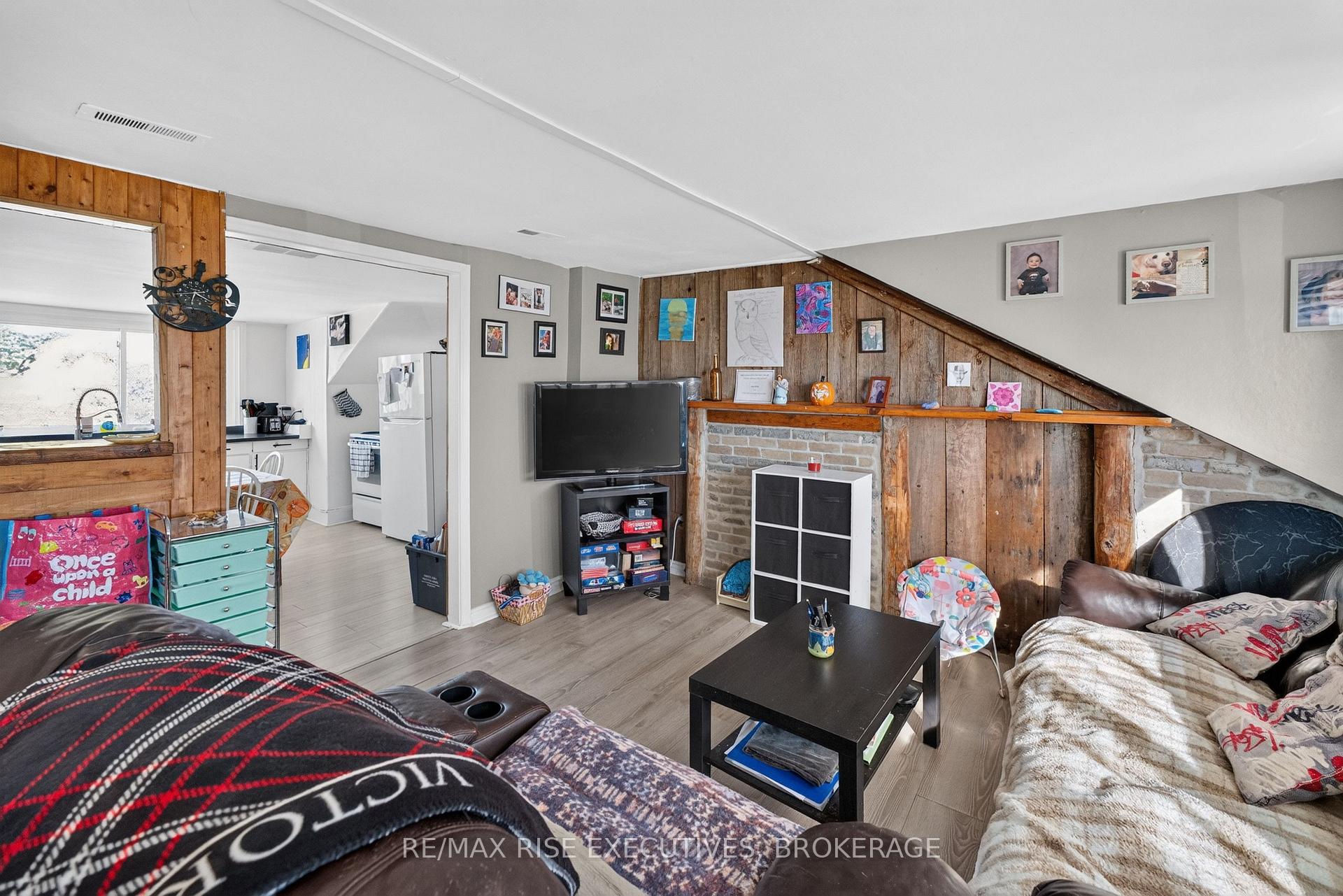 Photo 20 of 10-12 Manitou Crescent, Loyalist, Amherstview — HOMEH