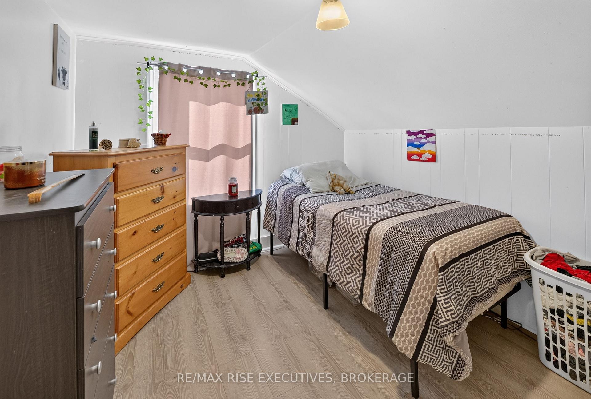Photo 26 of 10-12 Manitou Crescent, Loyalist, Amherstview — HOMEH
