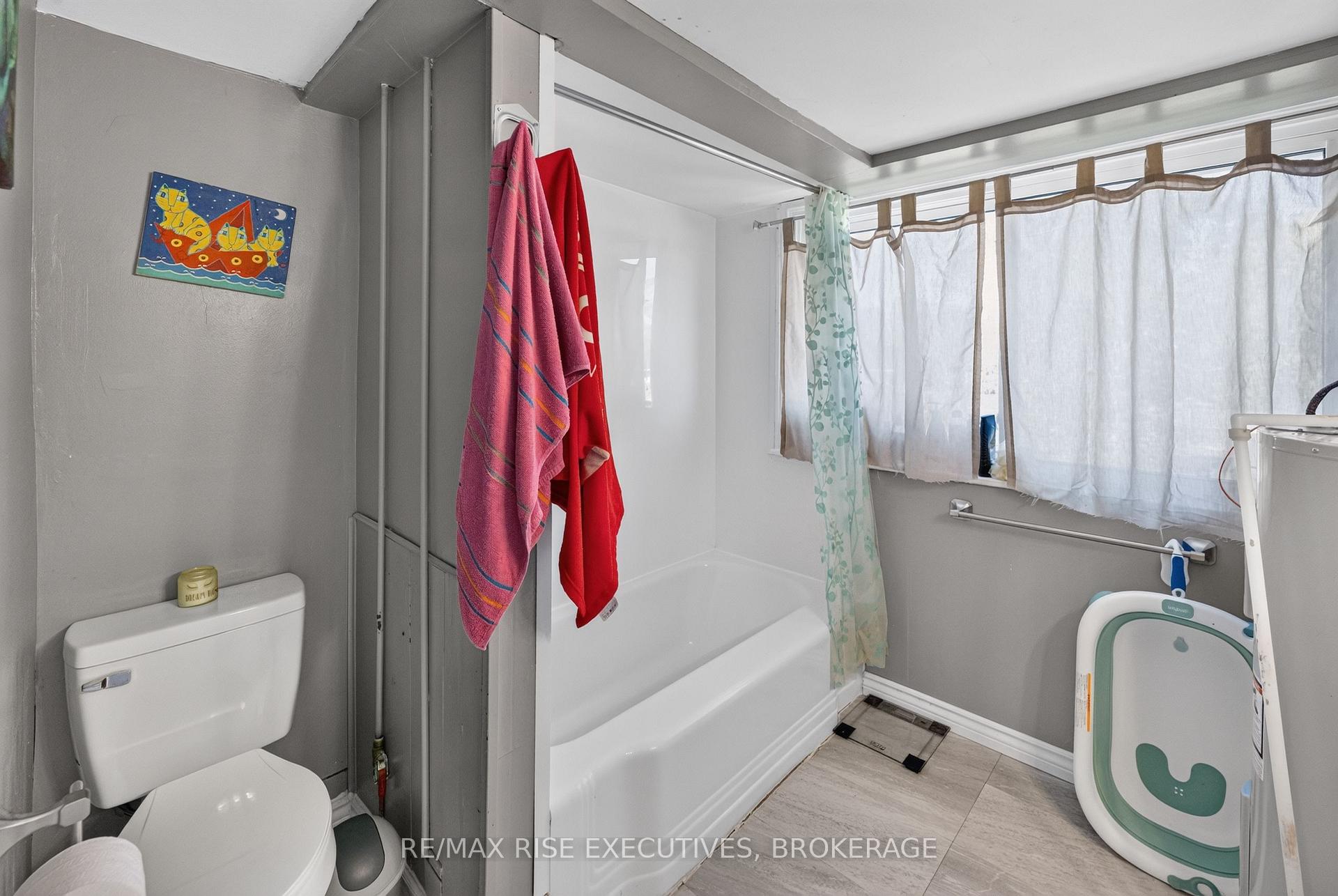 Photo 28 of 10-12 Manitou Crescent, Loyalist, Amherstview — HOMEH