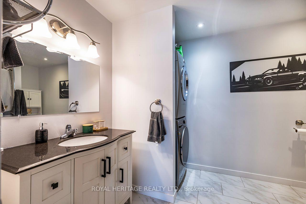 Photo 13 of 26 Hartsfield Drive, Clarington, Courtice — HOMEH