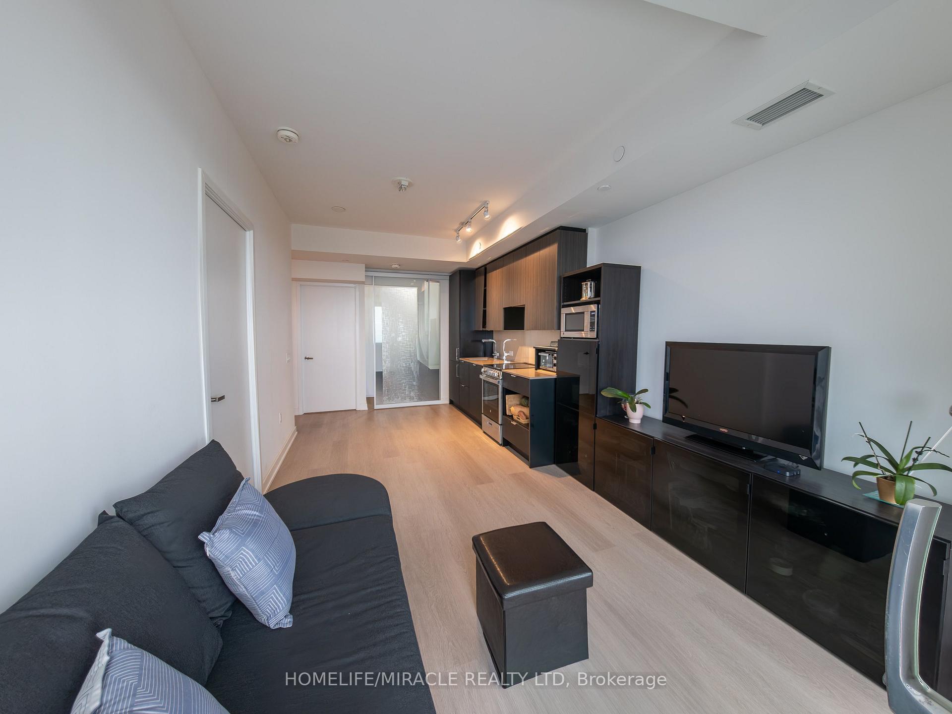 Photo 3 of Unit 4407, 3883 Quartz Road, Mississauga, City Centre — HOMEH