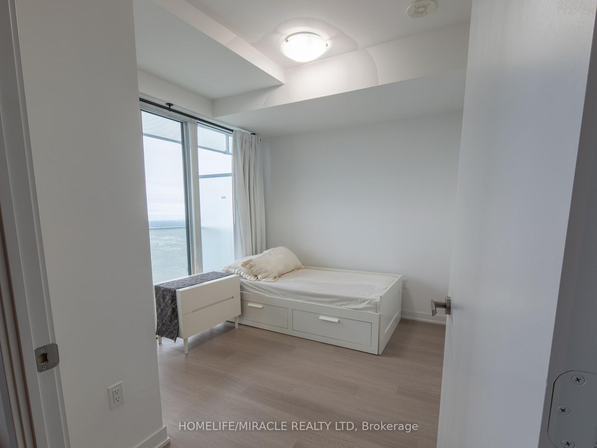 Photo 5 of Unit 4407, 3883 Quartz Road, Mississauga, City Centre — HOMEH