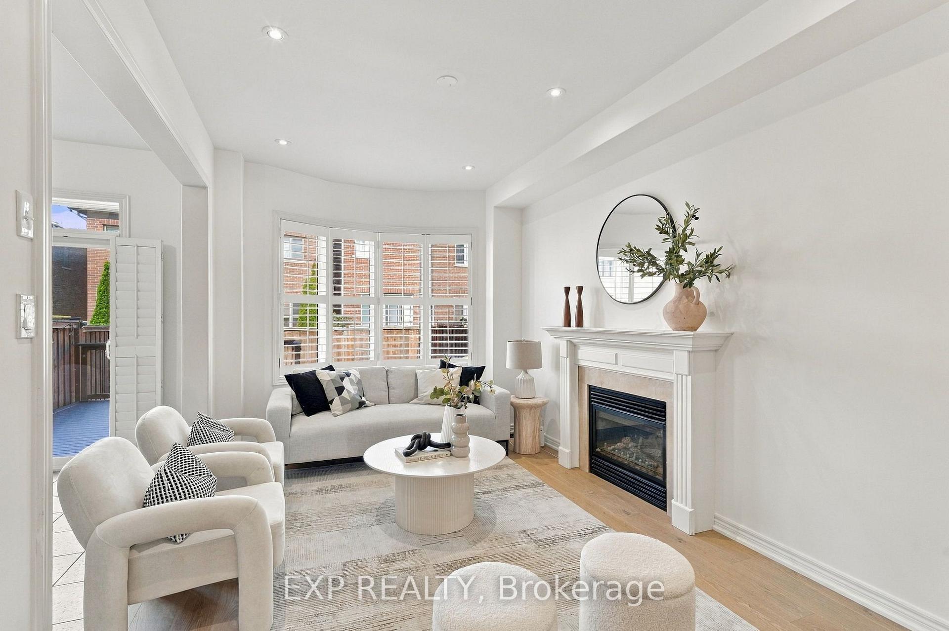 Photo 2 of 262 Wilfred Murison Avenue, Markham, Berczy — HOMEH