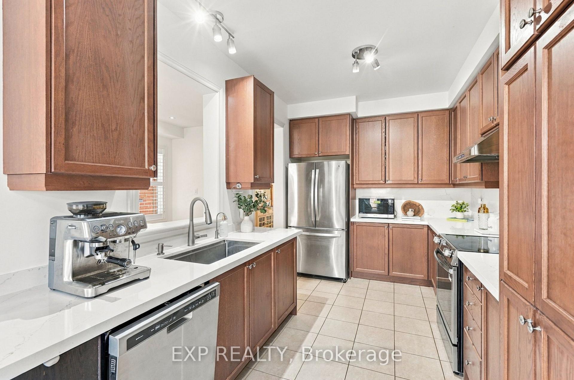 Photo 9 of 262 Wilfred Murison Avenue, Markham, Berczy — HOMEH