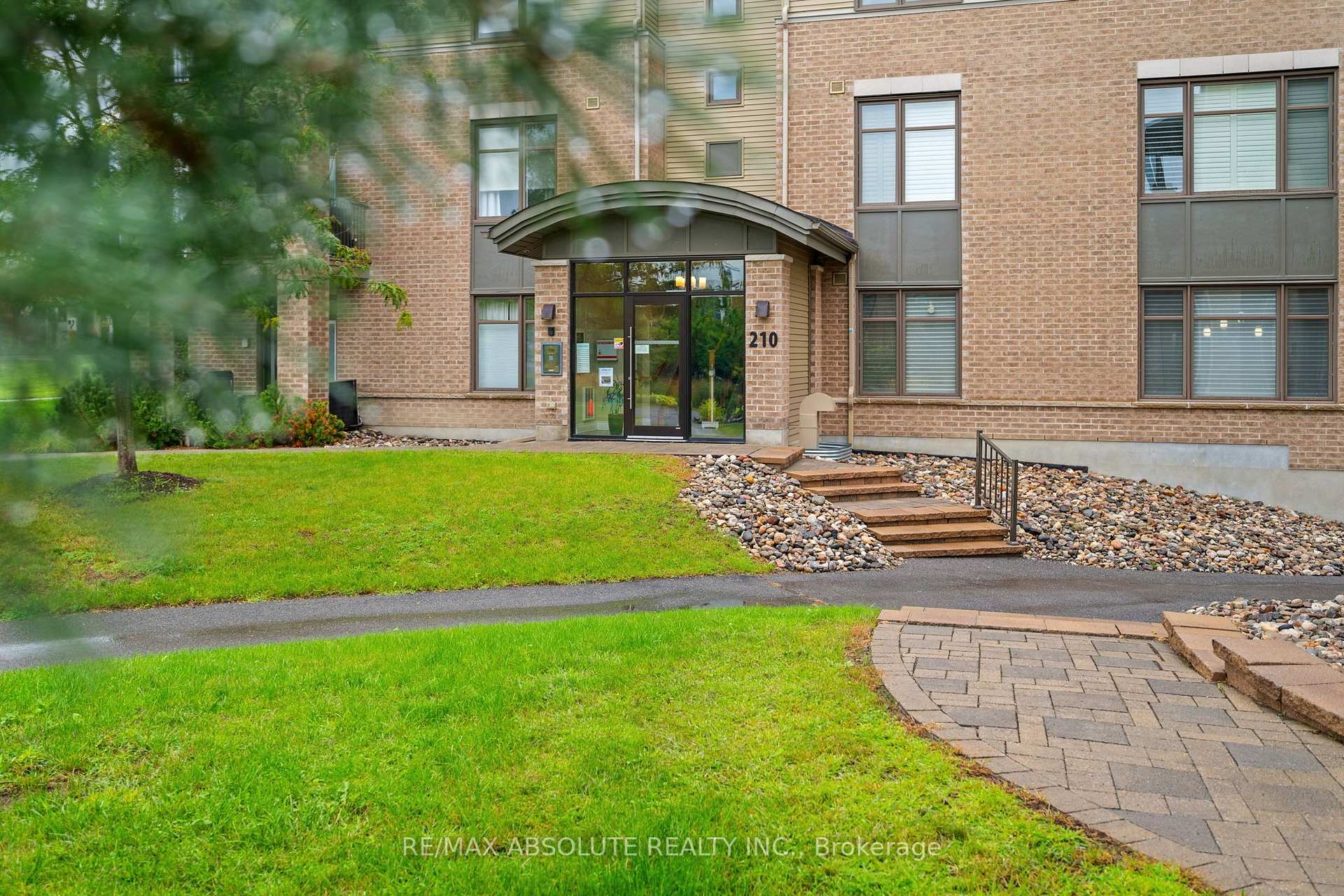 Photo 2 of Unit 203, 210 Janka Private, Ottawa, Kanata - Emerald Meadows/Trailwest — HOMEH