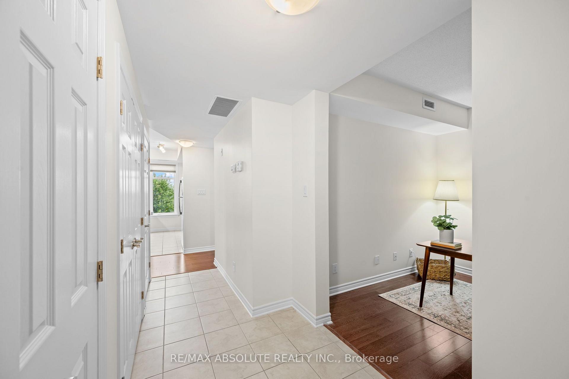 Photo 3 of Unit 203, 210 Janka Private, Ottawa, Kanata - Emerald Meadows/Trailwest — HOMEH